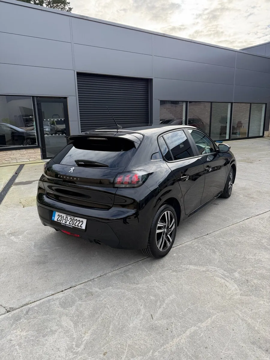 Image 2 of 12