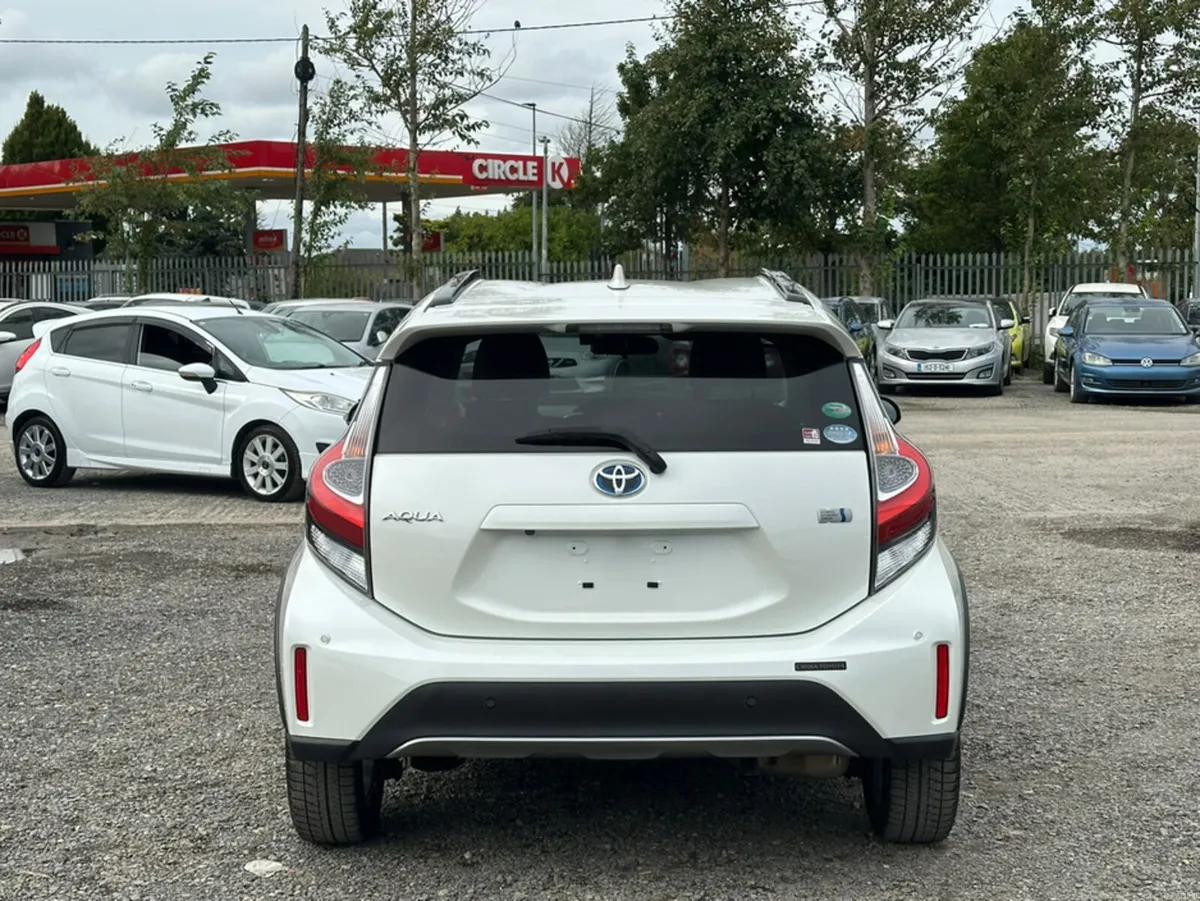Image 4 of 18