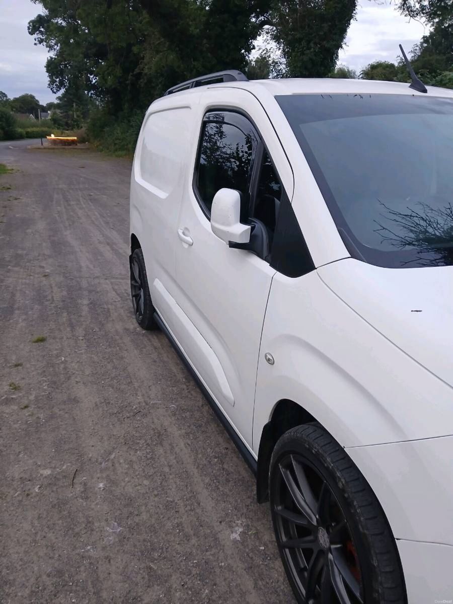 2019 Peugeot Partner