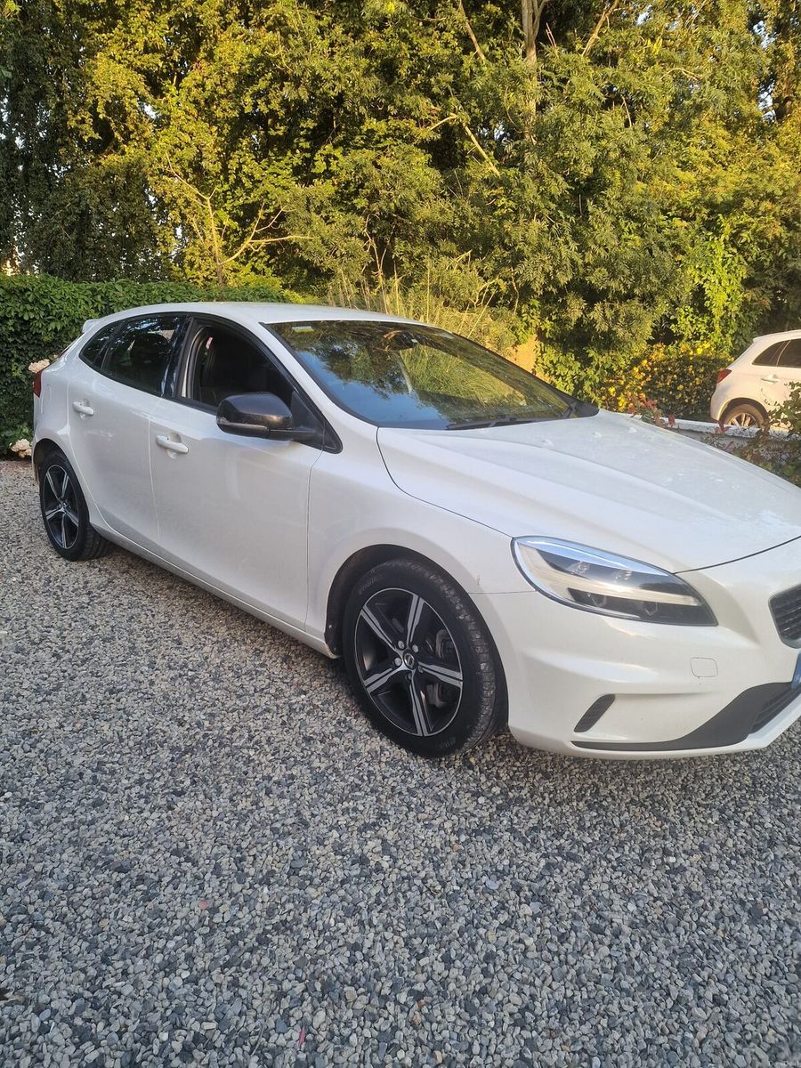 2016 Volvo V40