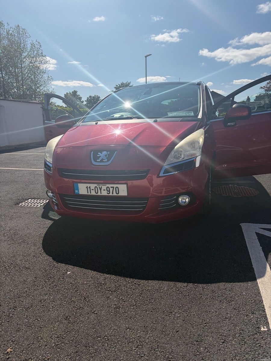 2011 Peugeot 5008
