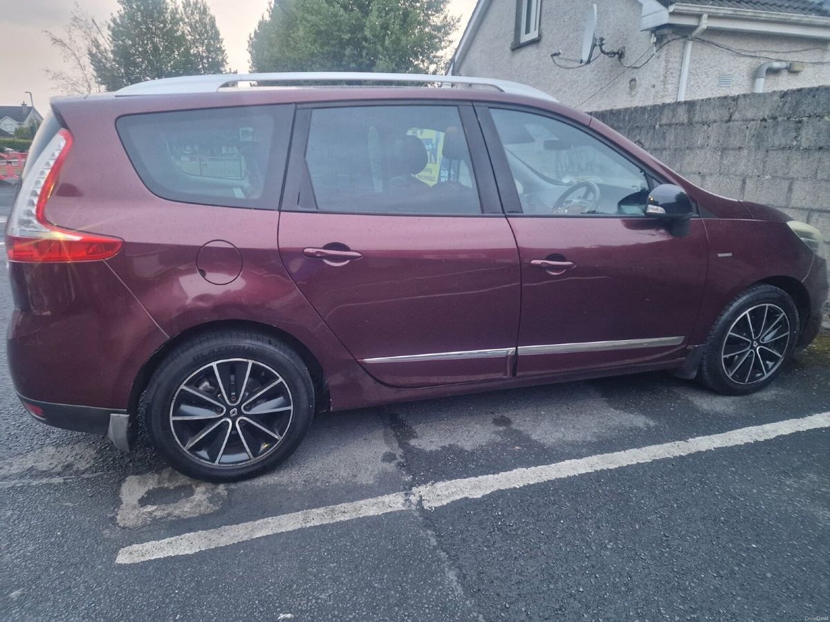 2013 Renault Grand Scenic