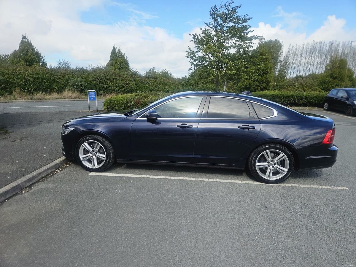 2017 Volvo S90