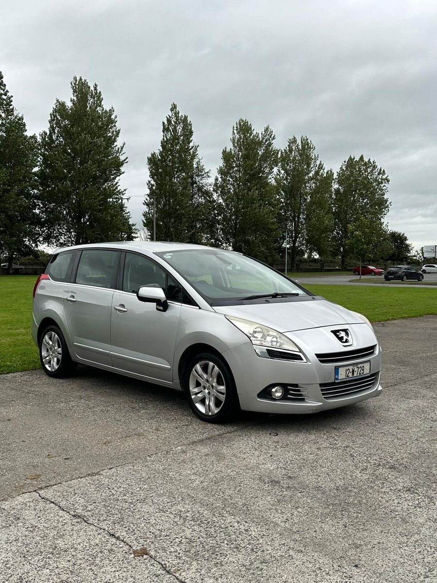 2012 Peugeot 5008