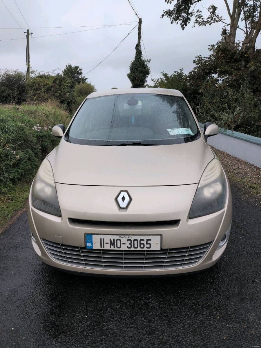 2011 Renault Grand Scenic