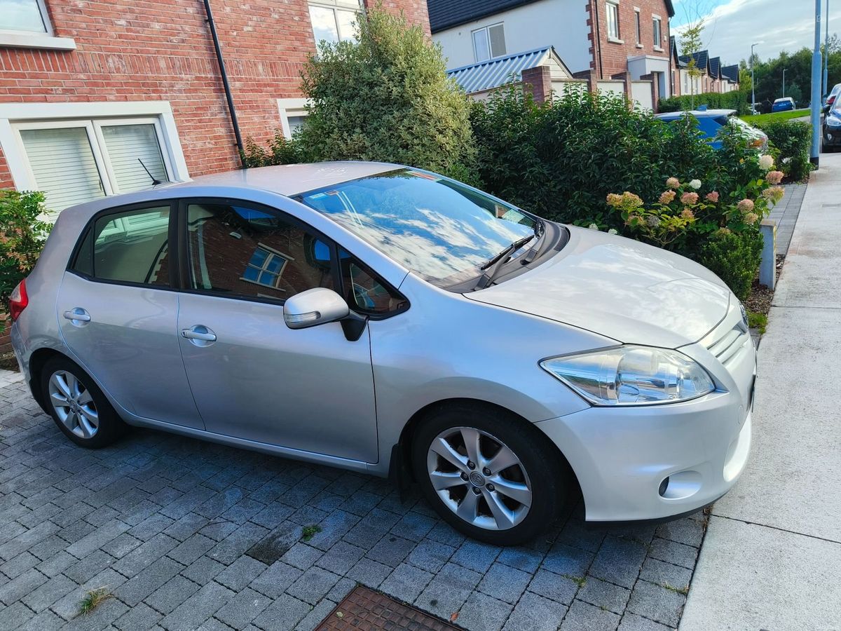 2011 Toyota Auris