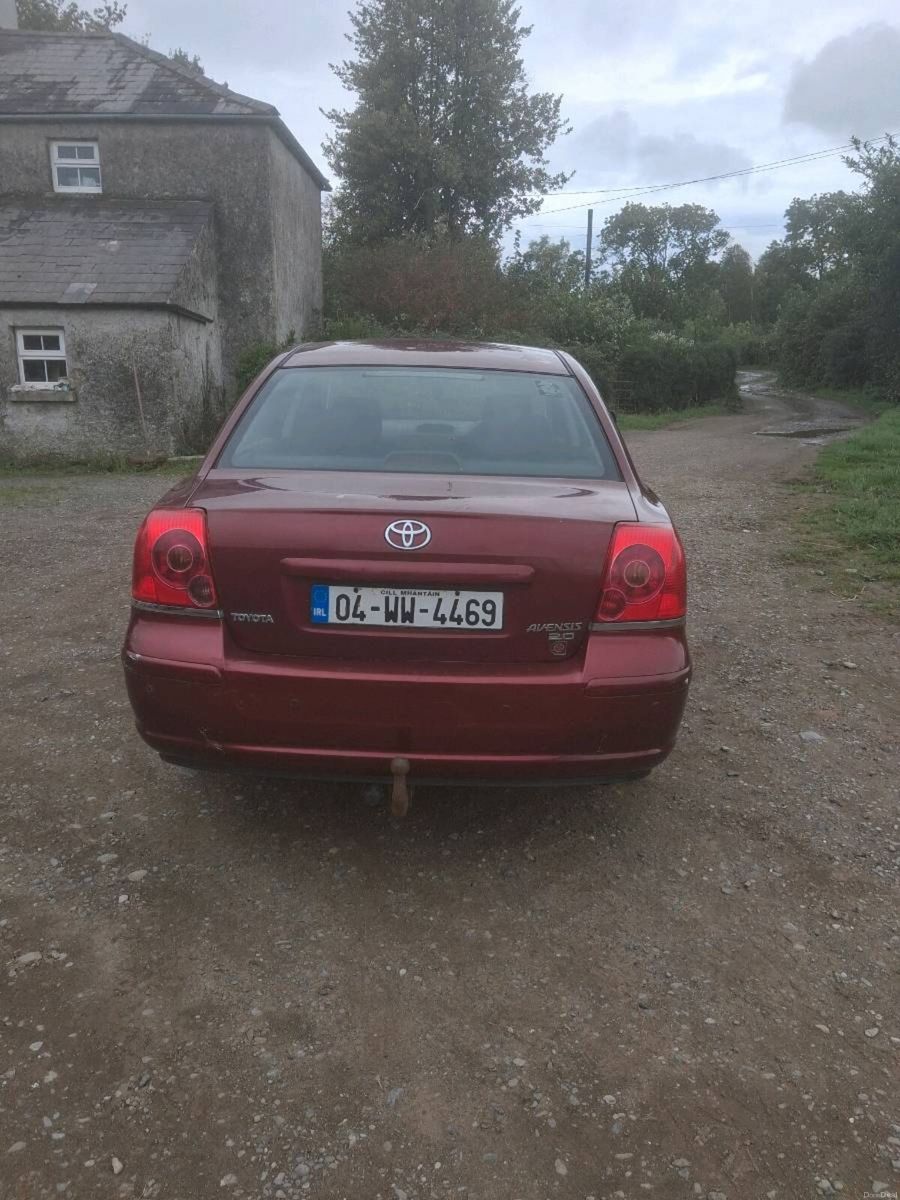 2004 Toyota Avensis