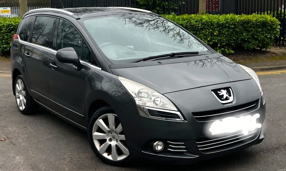 2012 Peugeot 5008
