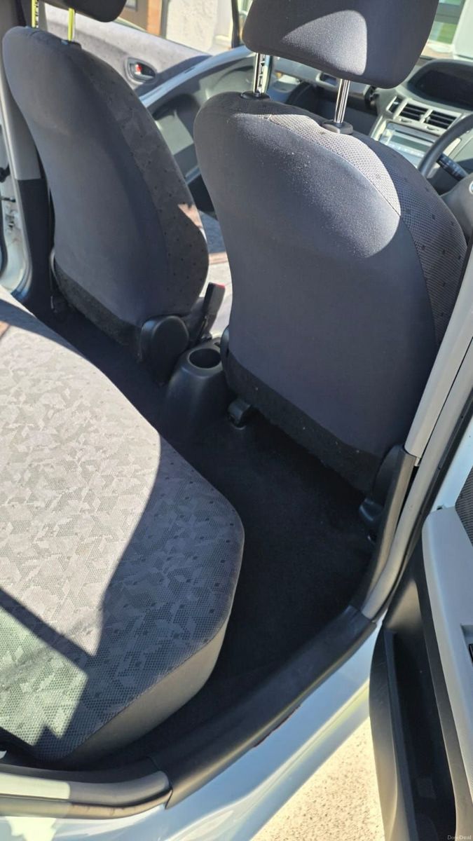 2011 Toyota Vitz