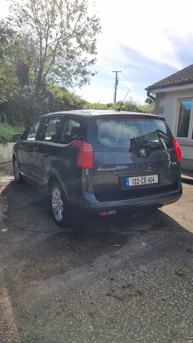 2013 Peugeot 5008
