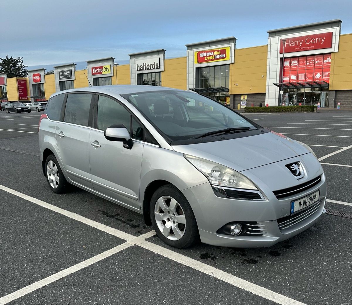 2011 Peugeot 5008