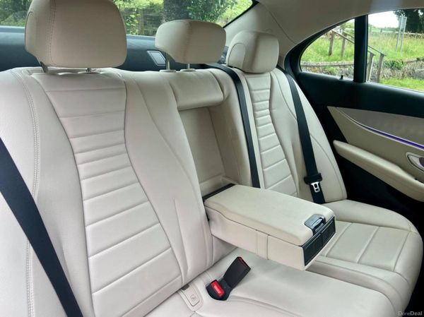 Stunning Mercedes E350 256839429