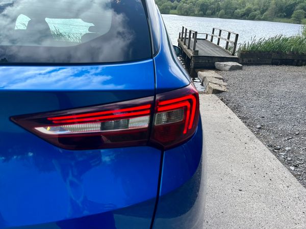 Showroom condition Opel grand land x automatic 257352371