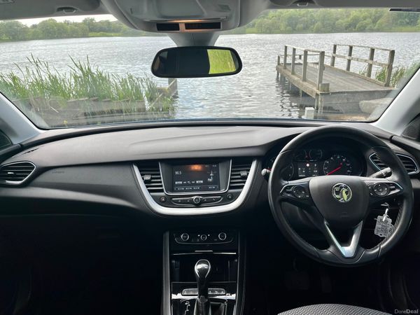 Showroom condition Opel grand land x automatic 257352375