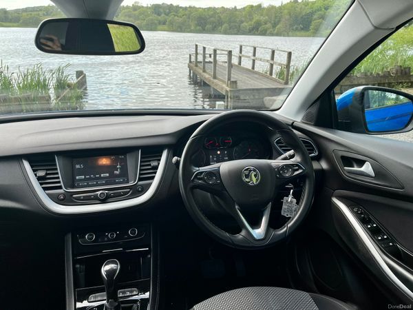 Showroom condition Opel grand land x automatic 257352377