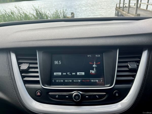 Showroom condition Opel grand land x automatic 257352379