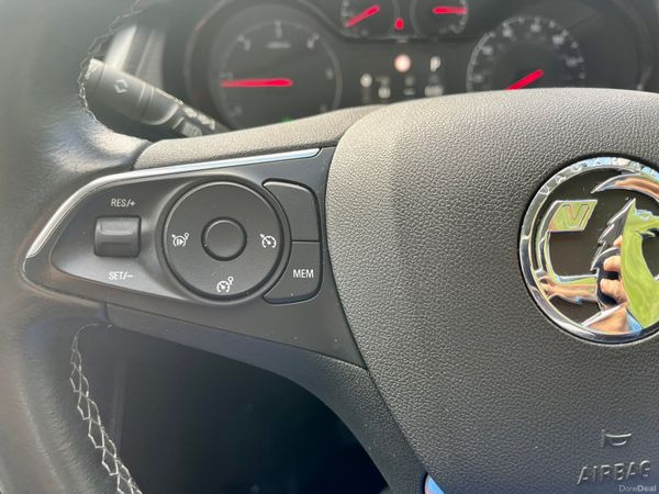 Showroom condition Opel grand land x automatic 257352381