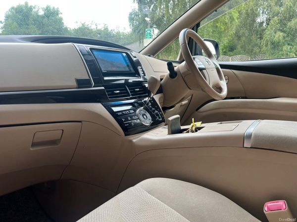 12 toyota estima 2.4 hybrid high spec 271103299