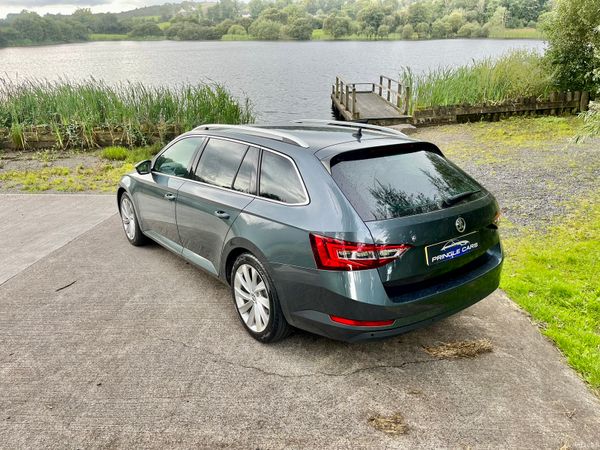 Showroom condition top of the range superb 273125385