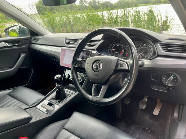 Showroom condition top of the range superb 273125389