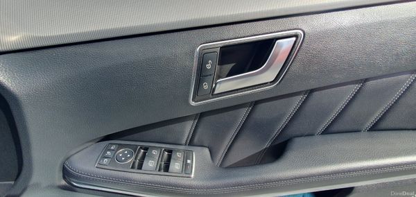 151 Mercedes-Benz E-Class Hybrid 297681849