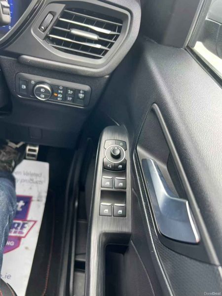 241 Ford Kuga Hybrid GT-Line 349532715