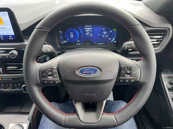 241 Ford Kuga Hybrid GT-Line 349532723