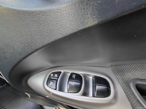 2018 Nissan Juke (Pearl white) Automatic 351872215