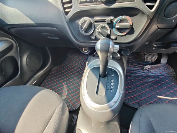 2018 Nissan Juke (Pearl white) Automatic 351872221