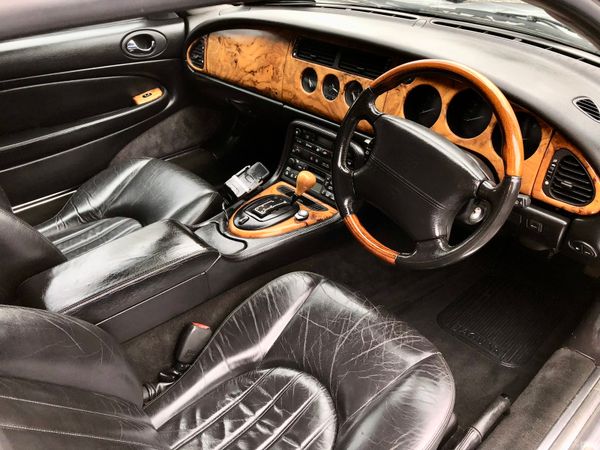 Jaguar XK8 4.0 (NEW NCT) 353107025