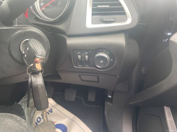 Opel Astra 2014 , low milage , new clutch 353351768