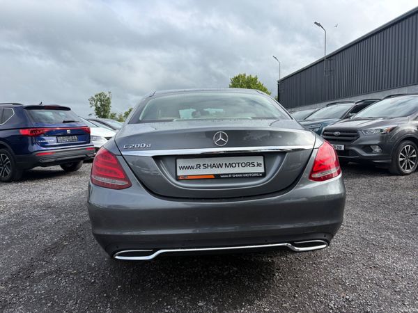 Mercedes-Benz C-Class 355828635