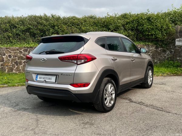 Hyundai Tucson 1.7d Comfort plus . New NCT 01/27 356236359