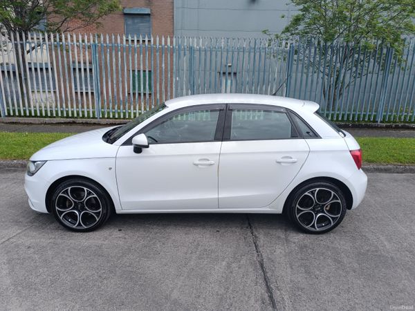 Audi A1 2015 356708821