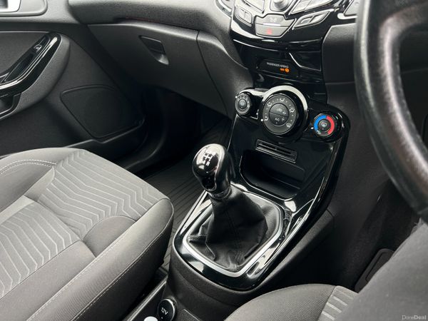 IRISH REG- 2016 Ford Fiesta Zetec 1.25 Petrol 359593077