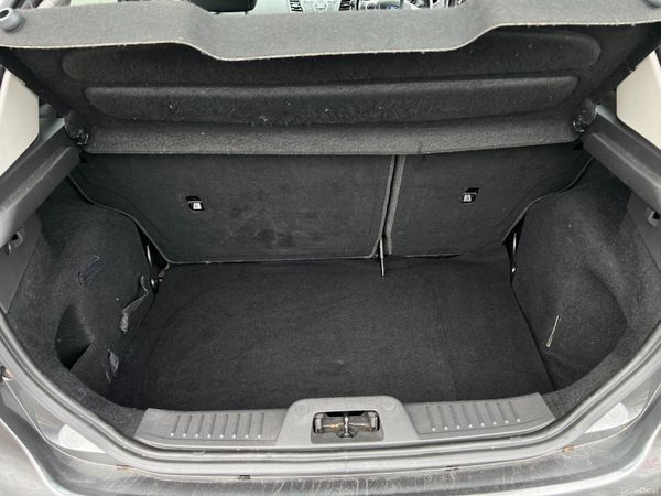 IRISH REG- 2016 Ford Fiesta Zetec 1.25 Petrol 359593083