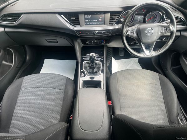 Opel Insignia 2018 ( NCT ..01/28) 359800298