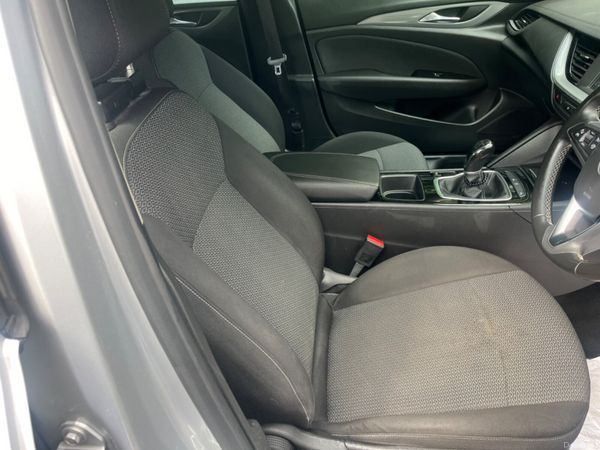 Opel Insignia 2018 ( NCT ..01/28) 359800317