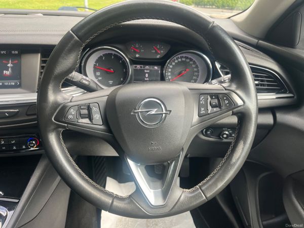 Opel Insignia 2018 ( NCT ..01/28) 359800328