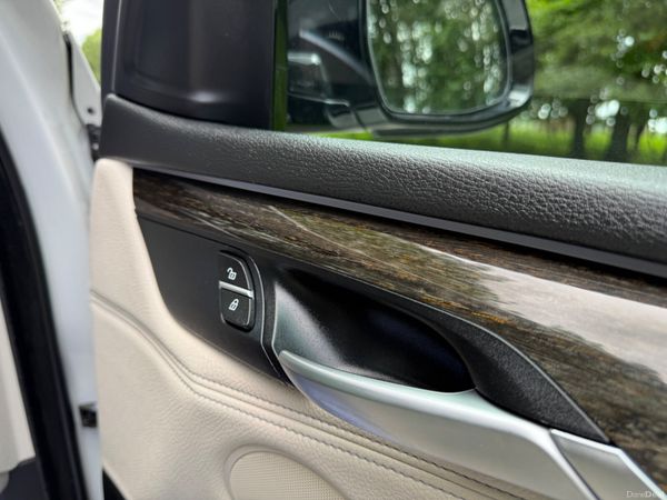 BMW X5 2016 Pearl White 359960419