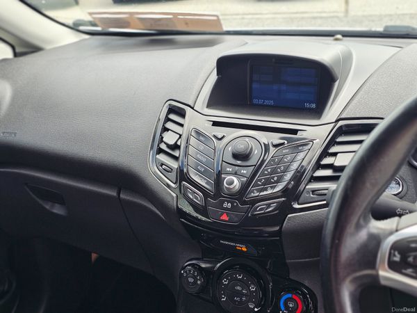 FORD FIESTA ZETEC S LINE // 06/26 NCT 360239485