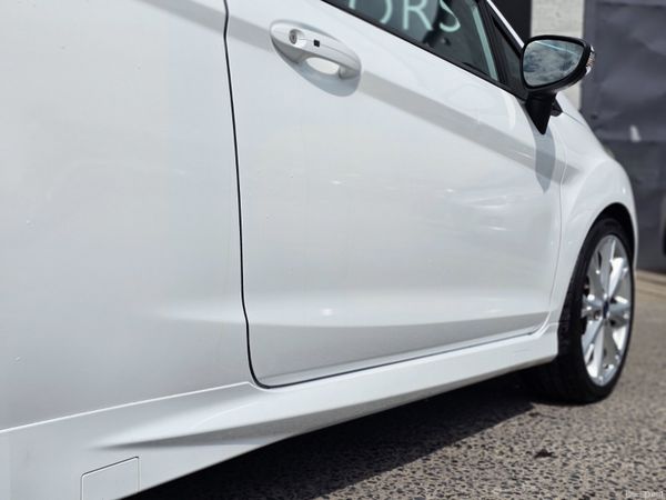 FORD FIESTA ZETEC S LINE // 06/26 NCT 360239515