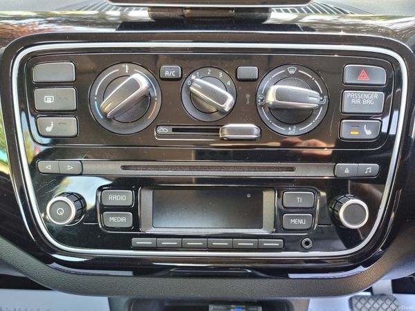 2014 Volkswagen up 1.0 L Automatic 360607187