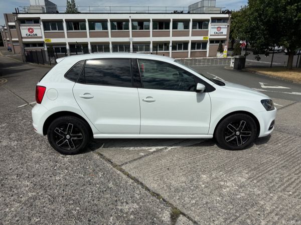 Volkswagen polo 2016 Auto 361142967