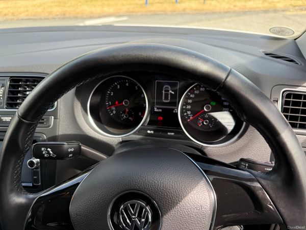 Volkswagen polo 2016 Auto 361142969