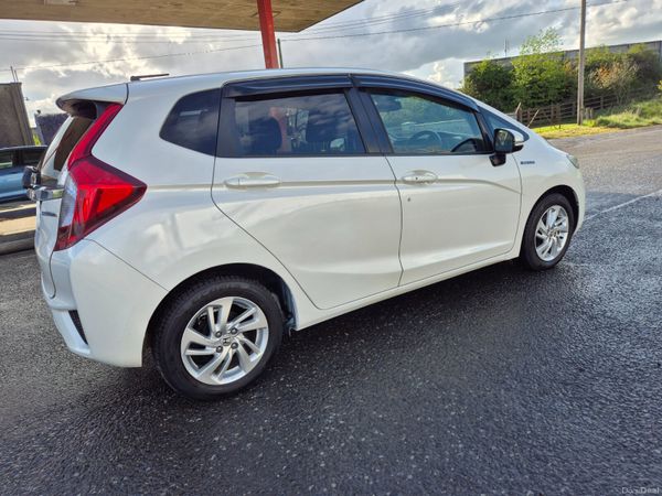 Honda Fit 2016 AUTOMATIC PETROL HYBRID 1.5L PETROL 361374944