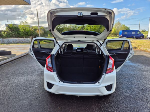 Honda Fit 2016 AUTOMATIC PETROL HYBRID 1.5L PETROL 361374952