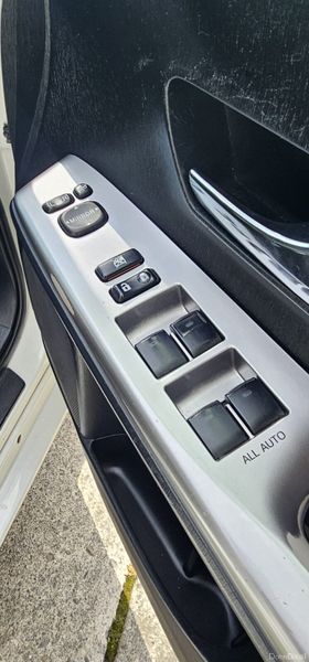 2015 Toyota Prius Alpha(TOP SPEC) 6 MONTH WARRANTY 361796063