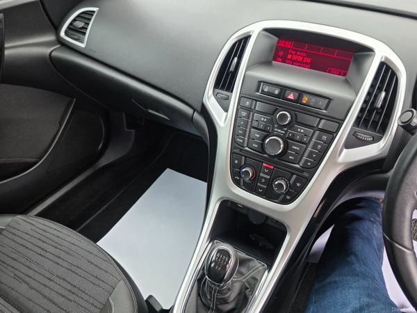 Vauxhall Astra 2015 362474891