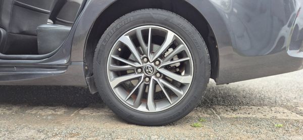 Toyota Avensis 2016 362702961